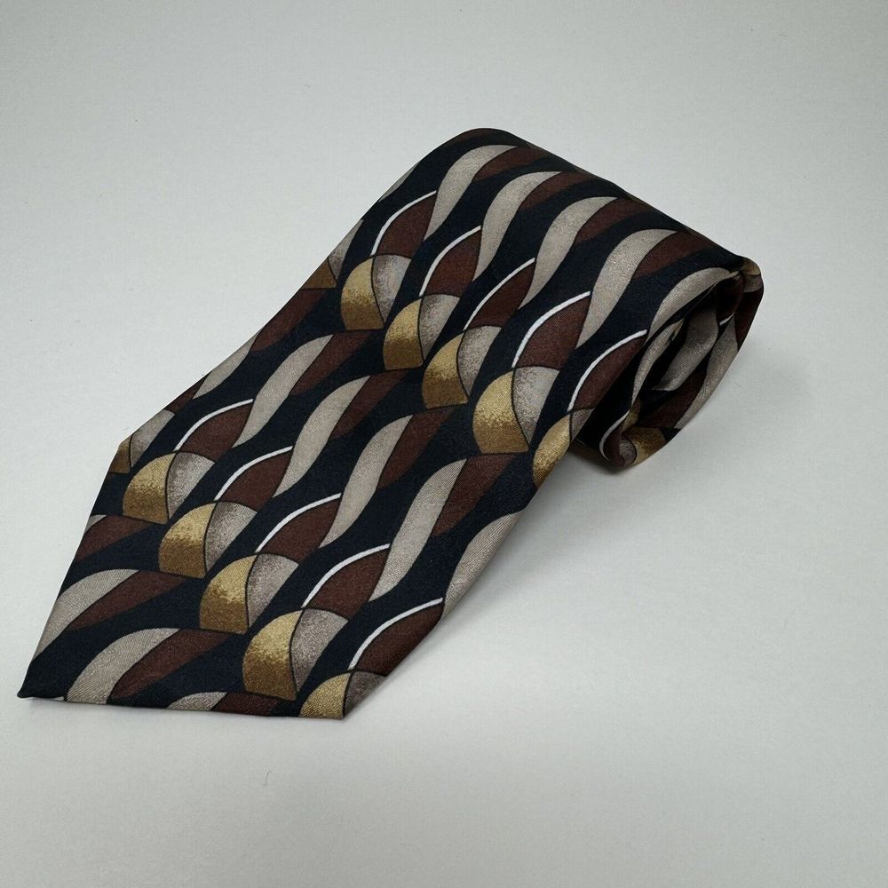 Manhattan‎ Wash N' Wear Black Gold Geometric Polyester Neck Tie L 56 1/2" W 4"